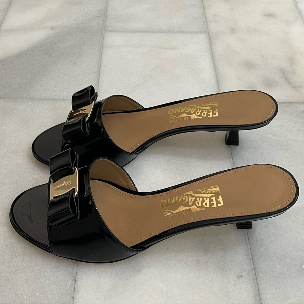 Salvatore Ferragamo Ginostra Sandals. Women’s size 9. NWT/NIB. - Picture 10 of 12